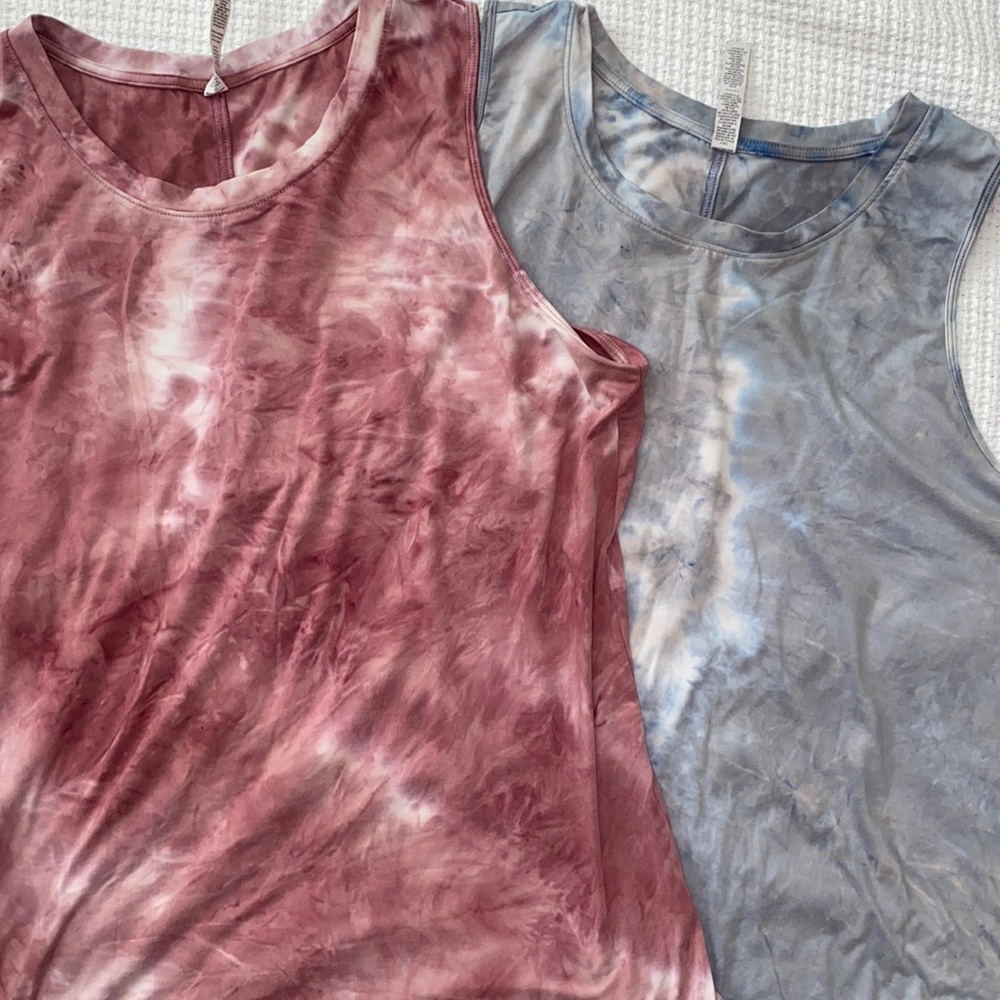 2 Athleisure Tanks in like new condition